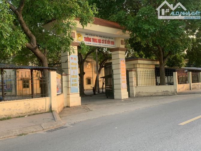 BÁN ĐẤT TRỤC CHÍNH KD - HIỀN NINH - ( SÓC SƠN )-99M2 -3,55tỷ-  thông oto tránh.