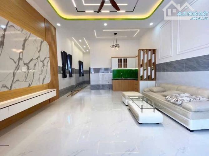 Bán Nhà Mỹ Hạnh Bắc gần ngã 3 Mỹ Hạnh, 75m2 sổ hồng riêng , 3 phòng ngủ, giá 1 tỷ 450tr