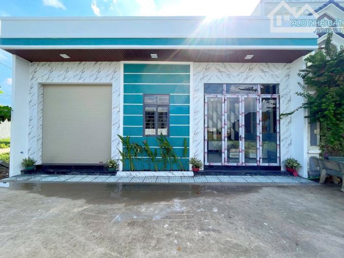 Bán Nhà Mỹ Hạnh Bắc gần ngã 3 Mỹ Hạnh,100m2 sổ hồng riêng , 3 phòng ngủ, bán 1.65 tỷ