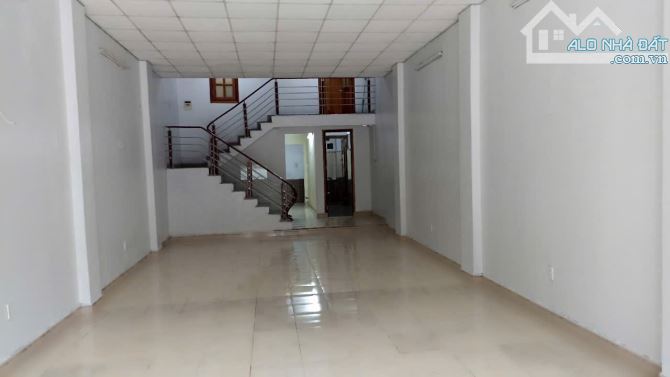 Bán đất tặng nhà cấp 4 phố Trung Hành - S: 100m - N: 5m (đoạn gần Lê Hồng Phong) - Hải An