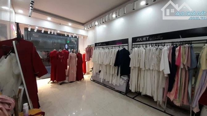 Bán Nhà ,Cát Cụt, Trần nguyên hãn, Lê Chân. 23tỷ .4.Tầng, Diện Tích 80m,ngang 4m, đường 12