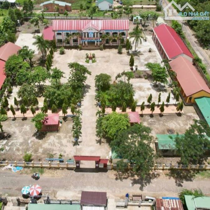 Cukuin-Daklak,360m2 đất,có thổ cư,mặt tiền nhựa ngang 8*40,nở hậu