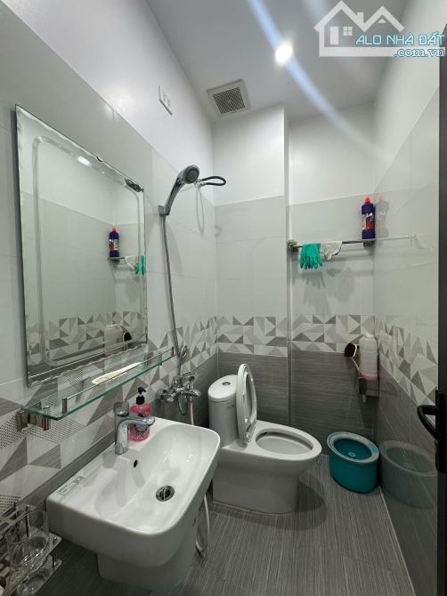 Nhà dân xây ngõ ô tô Đằng Hải dt 51m - mt 4m - Tây - 3,5 tầng - Giá 3,75 tỷ (tt)