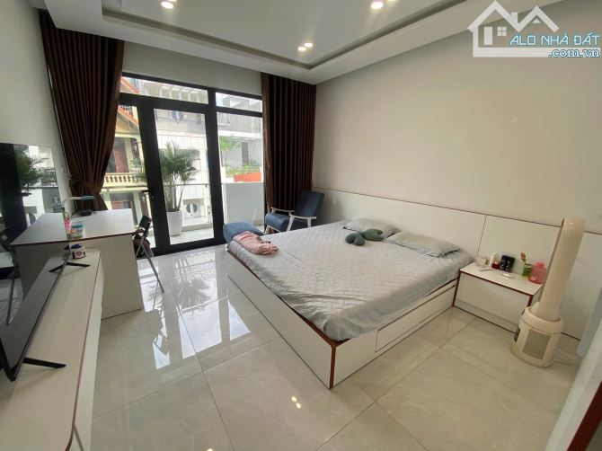 Bán nhà 4 tầng x 75m khu Bạch Đằng Luxury. Giá 11,5  tỷ
