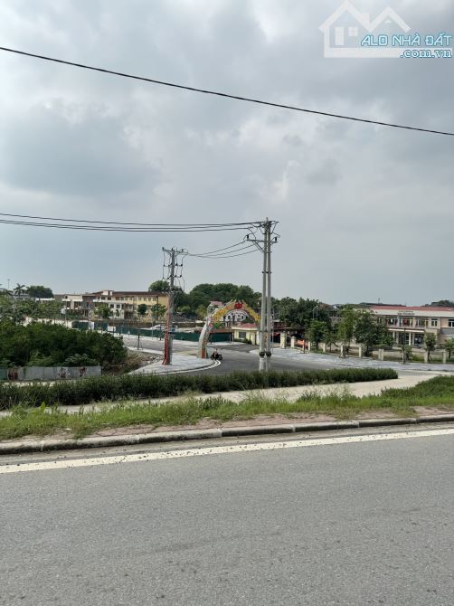 Lô Đất Đẹp - Giá Đầu Tư 
52m2 - Du Nội - Mai Lâm- Đông Anh -  4.65 Tỷ