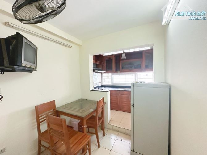 Bán căn tập thể Đội Cấn - tàng 3 2 ngủ - 70m2 - 2 mặt thoáng về ở ngay