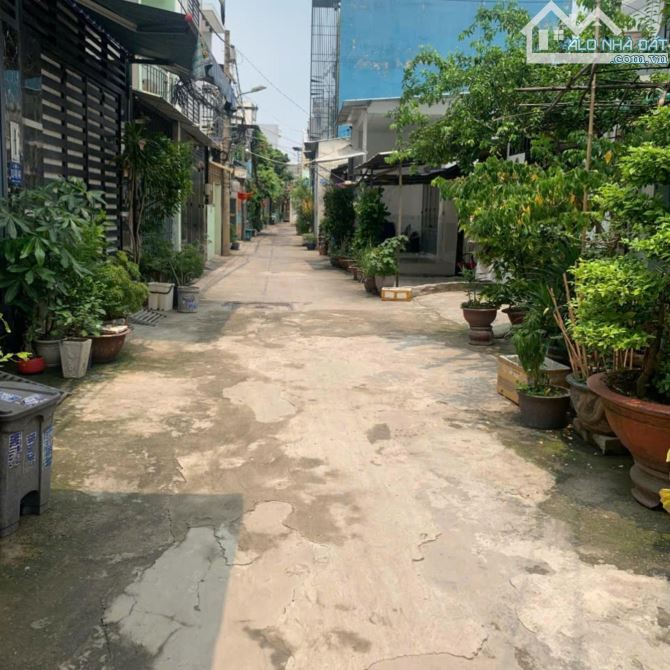 Bán nhà hẻm ô tô, phường 14 gò vấp, 4x15m, 3 phòng ngủ, nhỉnh 5 Tỷ
