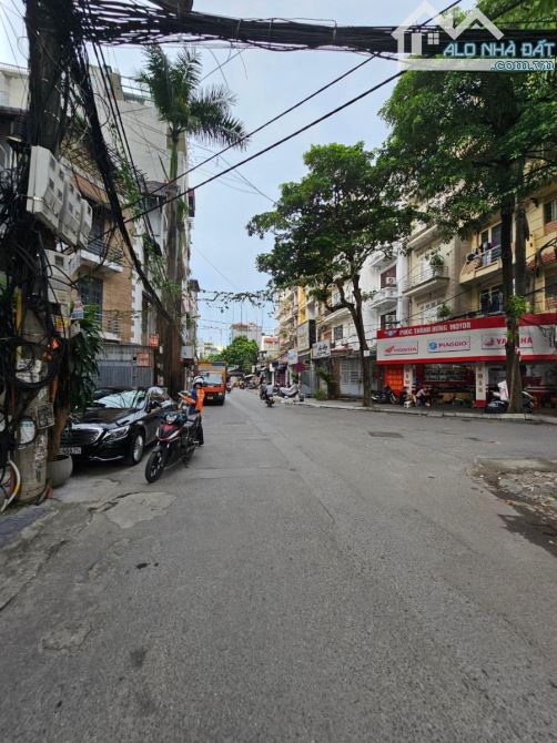 Mặt phố biệt thự 3 thoáng Cầu Giấy, ô tô dừng đỗ kinh doanh, 122m, mt 10m, 23.2 Tỷ