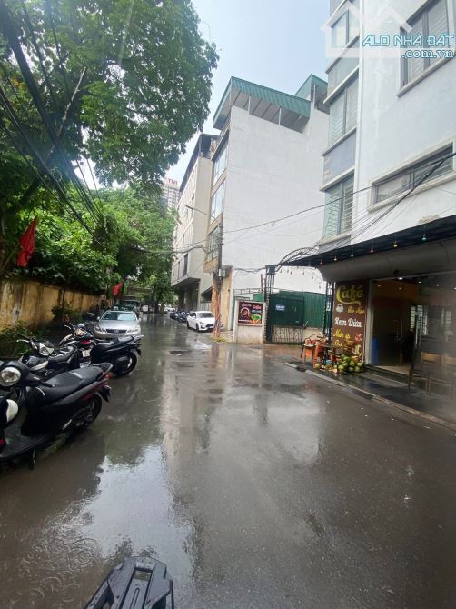 Khuất Duy Tiến - Thanh Xuân 82m x 3 tầng, mặt tiền 7.8m, giá 27.5 tỷ thương lượng