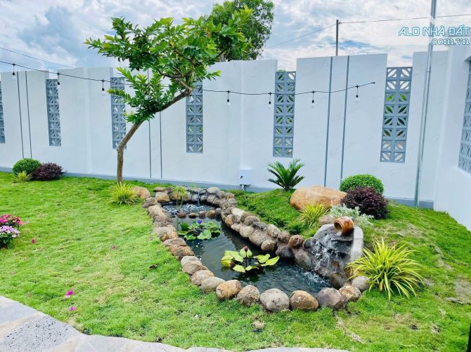 🔥NHÀ VƯỜN ĐẸP CHỈ XÁCH VALI VÀO LÀ Ở ✅DT: 852m2 (9,4x 93m) sẵn 129,5m2 thổ cư