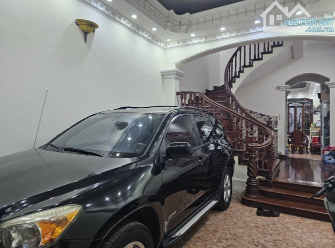 BÁN NHÀ PHỐ ĐỘI CẤN - GARA Ô TÔ - 80M 5 TẦNG MT  5M