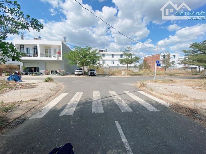 Hàng độc quyền! Cần bán lô 136m2 giá 2tỷ4 ở Thị trấn Hiệp Phước, nằm ngay trục đường DT25B