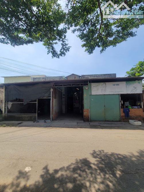 dãy nhà trọ 377m2 7ty6 TL MT kinh doanh, đường thông, p.Bình Hòa, Tp.Thuận An