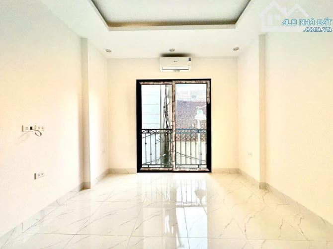 Cc gửi bán căn nhà Mậu Lương, ngõ rộng thông, oto đỗ cách 10m, 33m2*5T giá chỉ 6.2 tỷ!