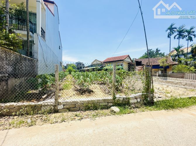 Đất Nguyễn Sinh Cung ô tô tải tránh, thông 180m2, ngang 6M, gần phố, giá cực đẹp