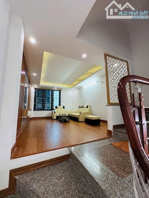 CẦN BÁN NHÀ MỚI ĐẸP KIM GIANG SÁT KĐT LINH ĐÀM.-  ÔTÔ TRÁNH 30M - NGÕ THÔNG