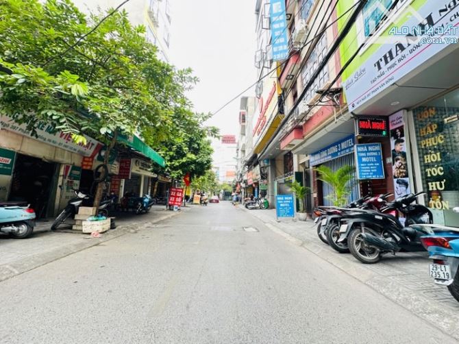 Bán nhà Cấp 4 Phạm Văn Đồng- Xuân Đỉnh 60m2 MT 4.4m, Ô tô Tránh, Vỉa hè, Kinh doanh 15 tỷ