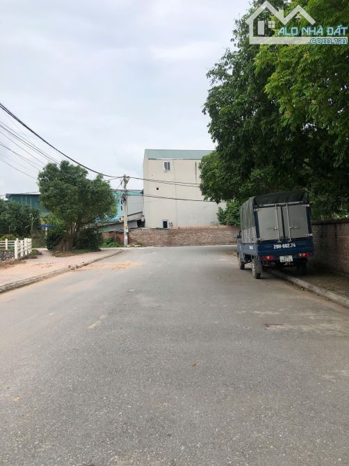Bán Đất Tự Môn Dương Quang 40m - Ngõ Thông - Gần ngay hồ cực đẹp - giá 2.45 tỷ
