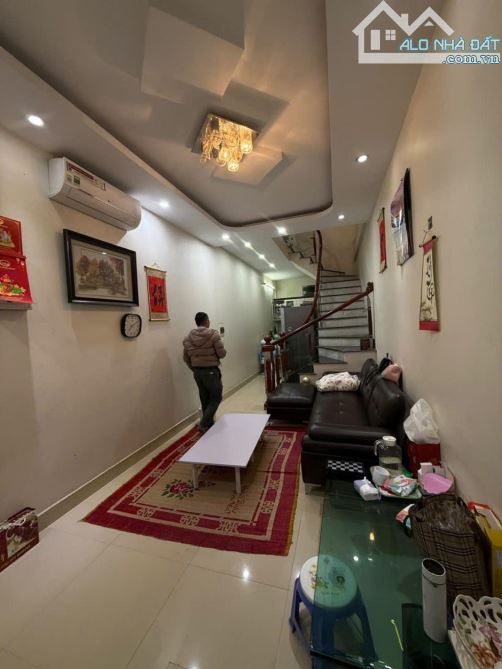 Bán Nhà Trần Cung Có Gara Ô tô, 40m2, 4 tầng, 8,7 Tỷ