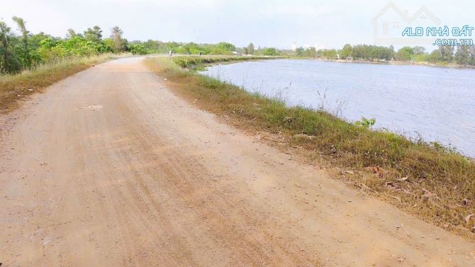 Bán 3660 m2 view hồ 3 tháng 2 góc 2Mt bám đường 130m - Hố Nai 3 .Trảng Bom