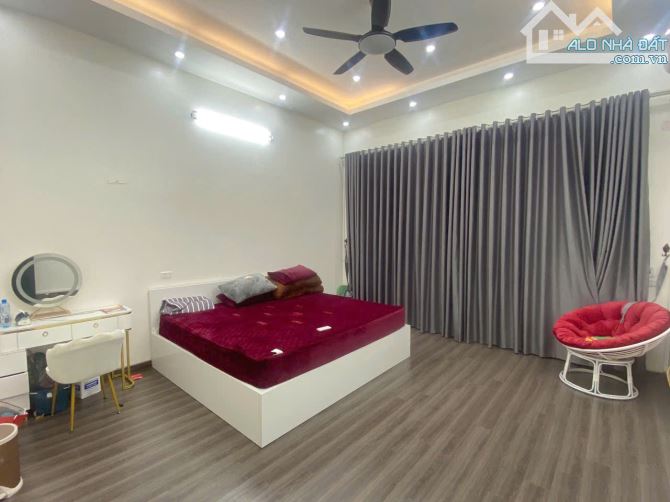 Bán nhà 3 tầng Liên Bảo, Vĩnh Yên giá 5,7 tỷ. L