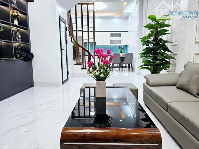 SIÊU PHẨM CẦU GIẤY - DỊCH VỌNG HẬU - NGÕ 3 GÁC - TIỆN ÍCH BẠT NGÀN - 48M - HƠN 10 TỶ