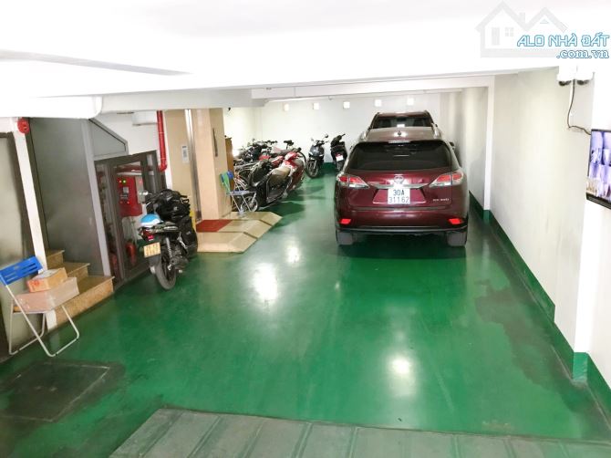 Bán nhà Mặt Phố gần Liễu Giai, DT 168m x 9 tầng, mặt tiền 7.6m, 105 tỷ đồng