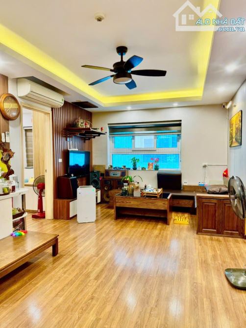 Cần Bán Chung Cư One 18 Ngọc Lâm, Long Biên 70m2, chỉ 4,45 tỷ