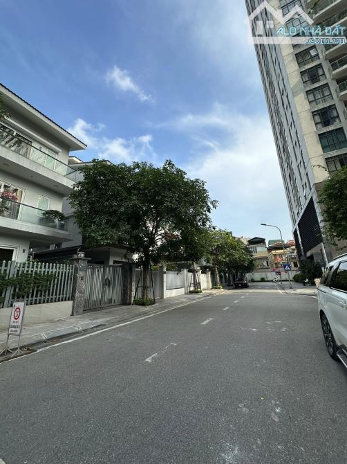 Biệt thự Tràng An Complex - Phùng Chí Kiên 89 tỷ, 226.6m2, 5 tầng, mặt tiền 8.4m. - 10