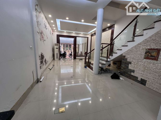 BÁN NHÀ PHÂN LÔ - Ô TÔ TRÁNH QUẬN HAI BÀ TRƯNG 80M - 5 TẦNG MT 5M. CHÀO GIÁ 32 TỶ. - 1