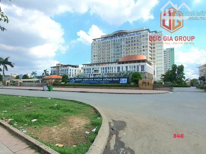 Cho thuê MBKD ngang 8m đối diện bv Đồng Nai đường Đồng Khởi giá chỉ 60tr/tháng - 1