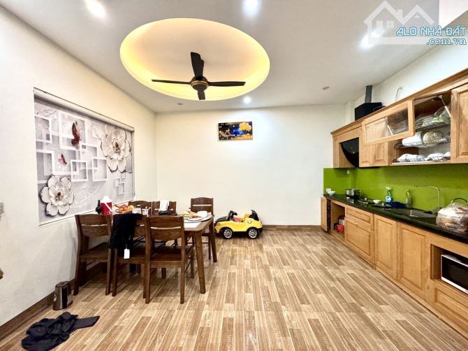 Bán nhà Đông Mỹ, Thanh Trì, 60m2 x 3 tầng, cách 15m ra trục chính,giá 5,6 tỷ - 1