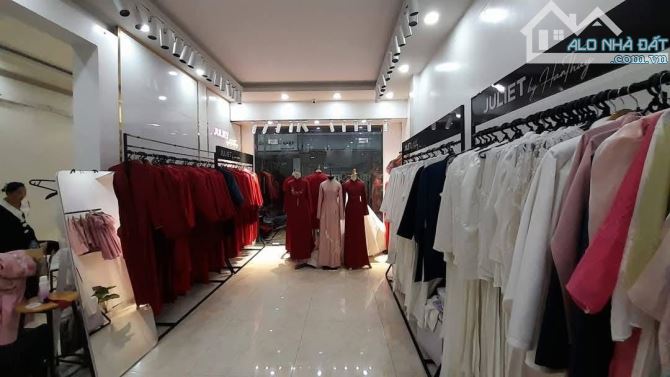 Bán Nhà ,Cát Cụt, Trần nguyên hãn, Lê Chân. 23tỷ .4.Tầng, Diện Tích 80m,ngang 4m, đường 12 - 1
