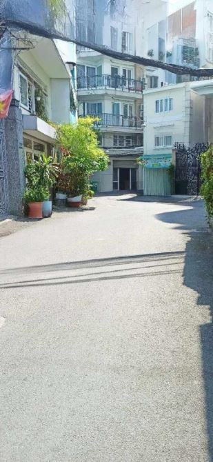 CHDV 7 phòng gần 100m2, Ngang 7m, hẻm Oto tránh Lê Văn Sỹ Q3 - 1