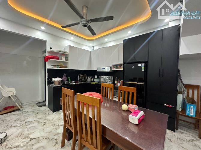Nhà dân xây ngõ ô tô Đằng Hải dt 51m - mt 4m - Tây - 3,5 tầng - Giá 3,75 tỷ (tt) - 1