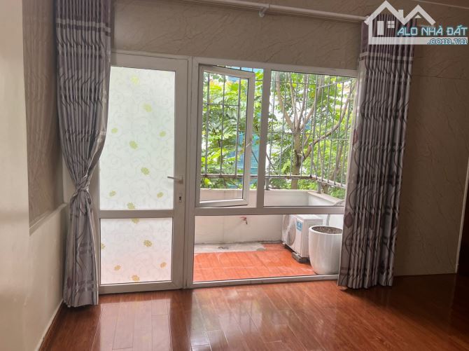 Bán nhà Triều Khúc, ngõ thông, ô tô đỗ cửa 50m2*4T, mt 5m giá chỉ 12.8 tỷ! - 1