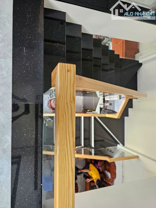NHÀ 1 TRỆT 1 LẦU P.BỬU LONG - ĐƯỜNG F6 - 1