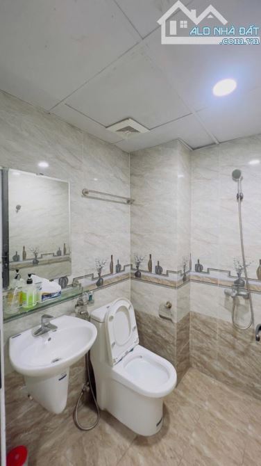 Mặt phố biệt thự 3 thoáng Cầu Giấy, ô tô dừng đỗ kinh doanh, 122m, mt 10m, 23.2 Tỷ - 1