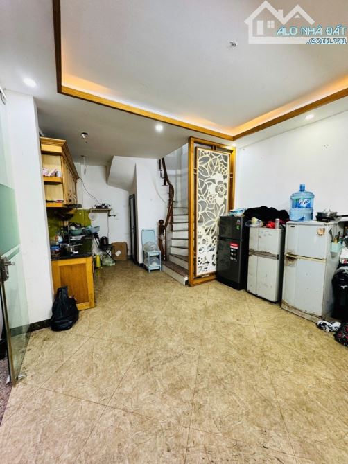 HIẾM - TRẦN THÁI TÔNG - DỊCH VỌNG - NGÕ BA GÁC TRÁNH XE MÁY - 33M - HƠN 7 TỶ - 1
