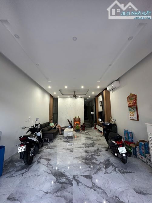VỊ TRÍ KIM CƯƠNG VIEW BIỂN MT HOÀNG SA NHÀ 3 TẦNG 1 TUM - 1