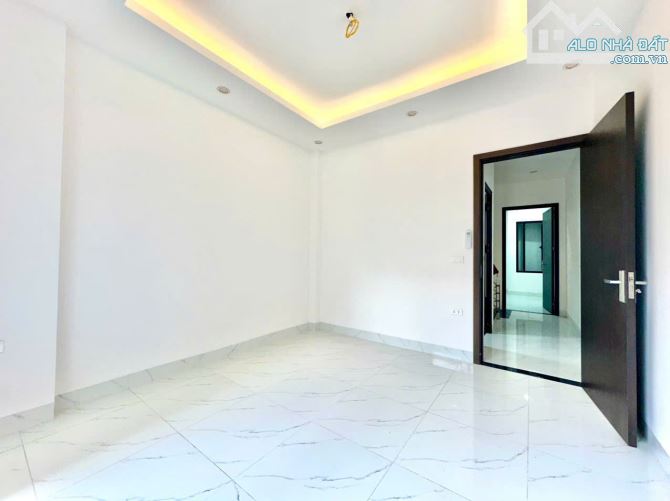 Cc gửi bán căn nhà Mậu Lương, ngõ rộng thông, oto đỗ cách 10m, 33m2*5T giá chỉ 6.2 tỷ! - 1