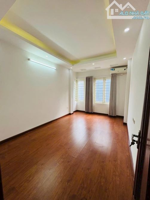 CẦN BÁN NHÀ MỚI ĐẸP KIM GIANG SÁT KĐT LINH ĐÀM.-  ÔTÔ TRÁNH 30M - NGÕ THÔNG - 1