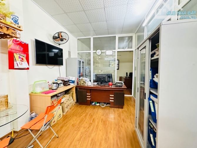 Bán nhà Cấp 4 Phạm Văn Đồng- Xuân Đỉnh 60m2 MT 4.4m, Ô tô Tránh, Vỉa hè, Kinh doanh 15 tỷ - 1