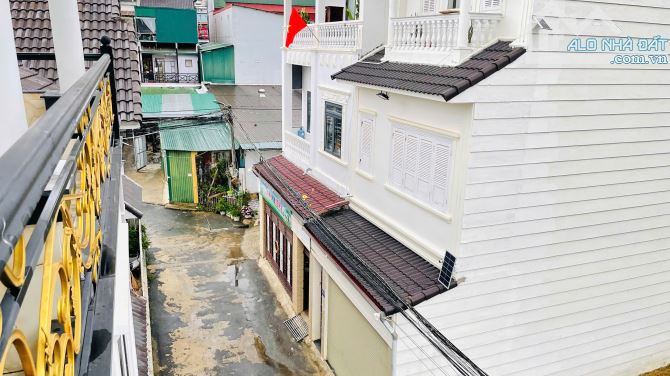 BÁN NHÀ MỚI. GẦN HỒ XUÂN HƯƠNG ĐƯỜNG PHANCHU TRINH PHƯỜNG 9 ĐÀ LẠT.