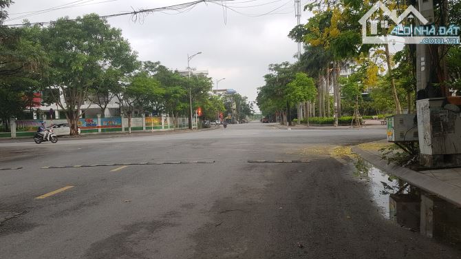 Bán nhà Phân Lô TĐC THANH AM ( Xóm Lò) - Long Biên, 75m2 - Mt 5.2m. Lô góc - 1