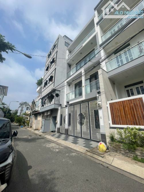 Bán nhà đường 67 Phường Tân Phong Quận 7. Cách siêu thị Lotte 1,5 km đang có thu nhập 84 t - 1