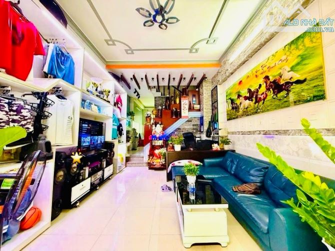 Bán nhà Gò Vấp gần Emart 2, hẻm xe hơi 5m, 4 tầng, giá chỉ hơn 6 tỷ - 1