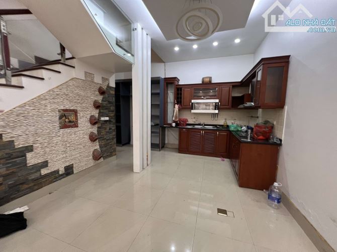 BÁN NHÀ PHÂN LÔ - Ô TÔ TRÁNH QUẬN HAI BÀ TRƯNG 80M - 5 TẦNG MT 5M. CHÀO GIÁ 32 TỶ. - 2