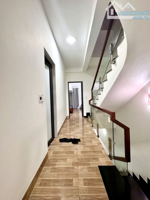 Bán nhà Đông Mỹ, Thanh Trì, 60m2 x 3 tầng, cách 15m ra trục chính,giá 5,6 tỷ - 2