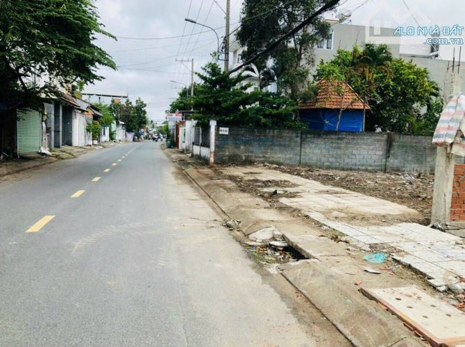 Mặt tiền đường 1 Nguyễn Duy Trinh, Giá: 5.45 tỷ/106m2 - 2